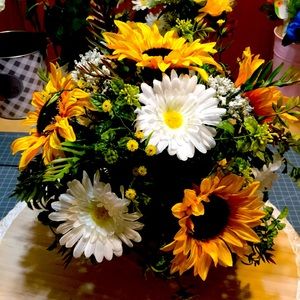 Sunflower & Daisy Flower arrangement